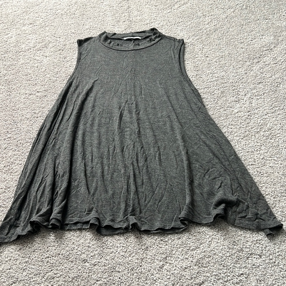 Gray tank